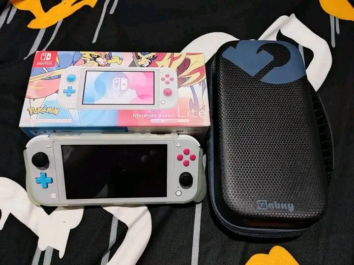 Nintendo Switch Lite Zacian & Zamazenta Edition, Video Gaming, Video