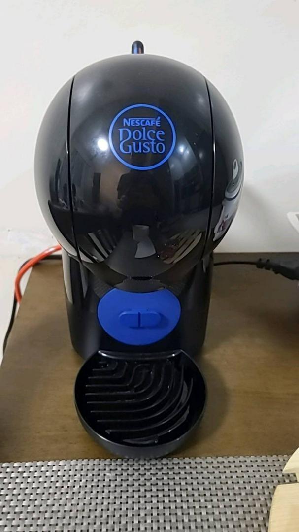 Piccolo XS Dolce Gusto Coffee Machine with FREE 1 box of Starbucks