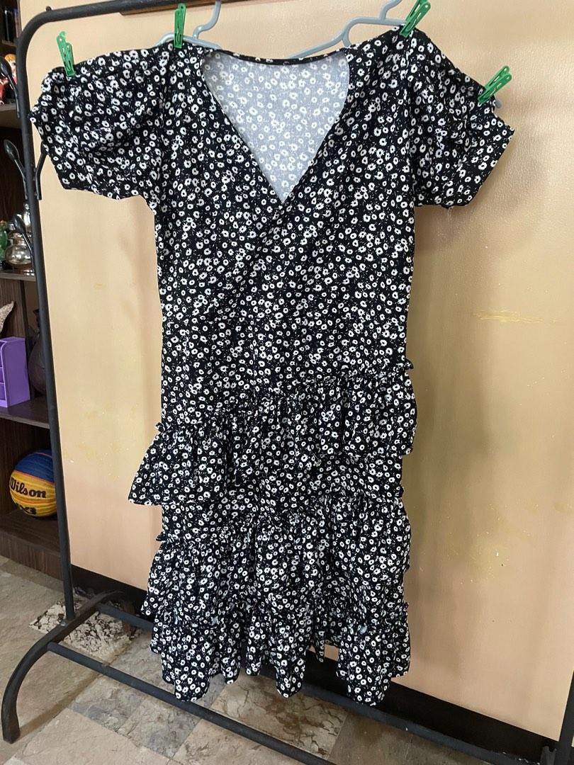Plus Size Maxi Dress with Ruffles (Category: Dresses) located in Quezon City. Submitted by fayeocampo21 (Listing ID 1192852092, Image 1). Description: Used once Bought approx 2,500-3,500 pesos Sleeve length: 9in Waist: 20-27in (perfect sa 40-45 waist pero kasya until 54 waist) Length: 47in **Give 1-2in allowance for the size Stretchable fabric Wore this with waist of 42-44in Delivery c/o buyer or you can pick-up in our facility (Sauyo, QC) Contac