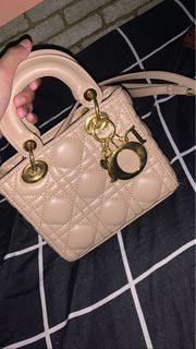 (Category: ) located in . Submitted by layka__ (Listing ID 1192913278, Image 1). Description: .