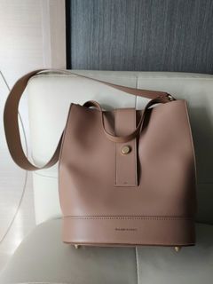 （分類：）位於 。 由 vicki.12 提交（商品編號 1192917854，圖片 1）。簡介： 。