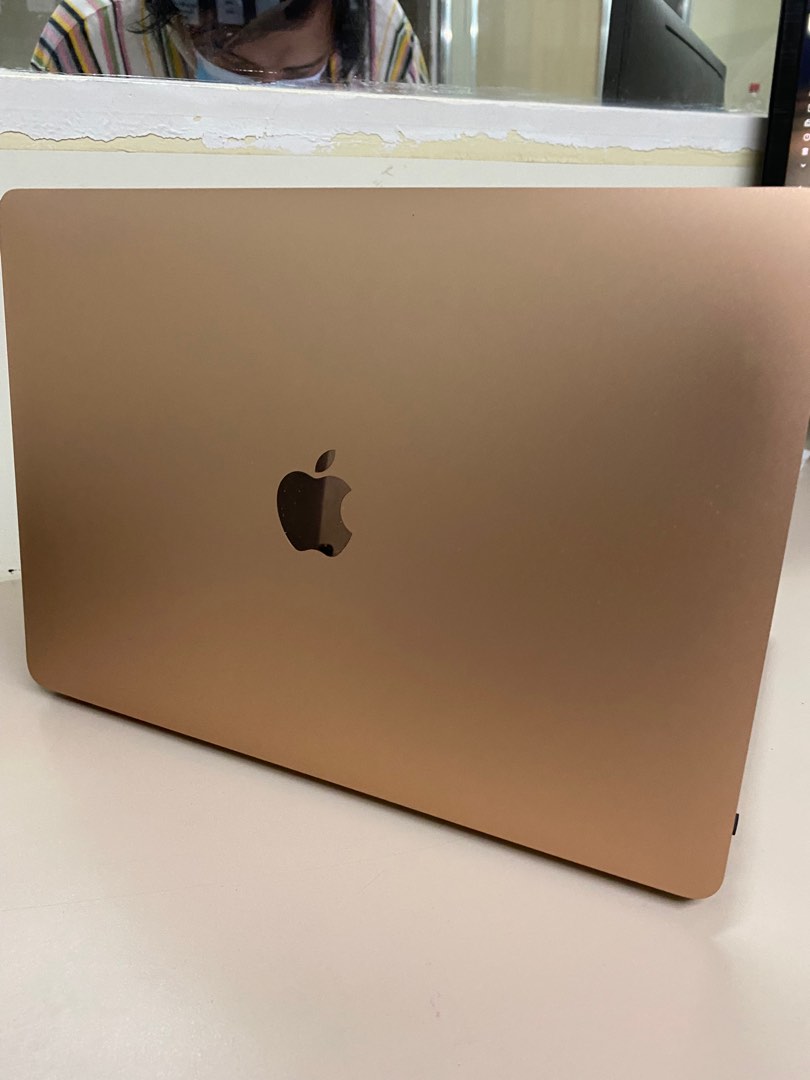 Sale or Swap macbook air with M1 chip 256gb Gold, Computers & Tech
