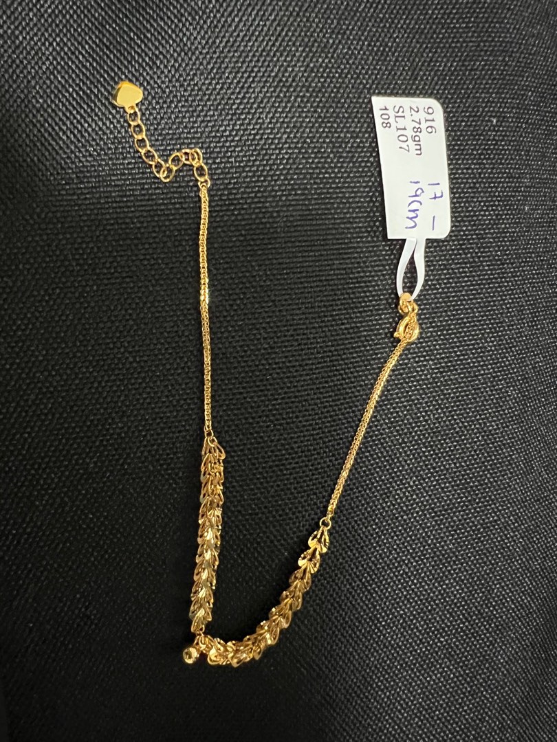 916 Large Black Clover Necklace 2.78gm