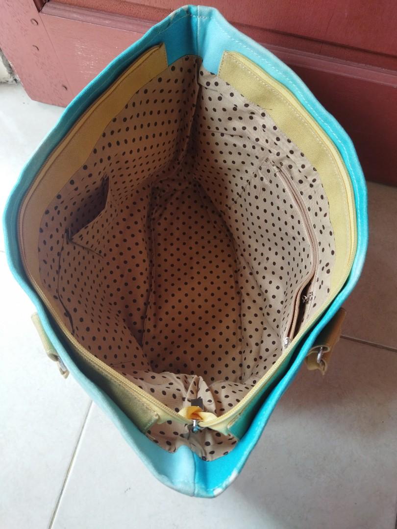 Tas kanvas wanita, Fesyen Wanita, Tas & Dompet di Carousell