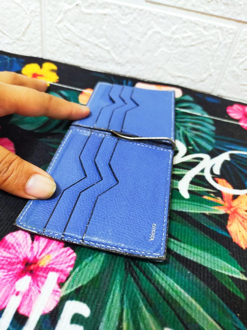 VALEXTRA made in italy SIMPLE GRIP WALLET (Category: Luxury Bags & Wallets) located in La Trinidad. Submitted by xef06 (Listing ID 1192902365, Image 1). Description: super ganda diz pang sosyal.