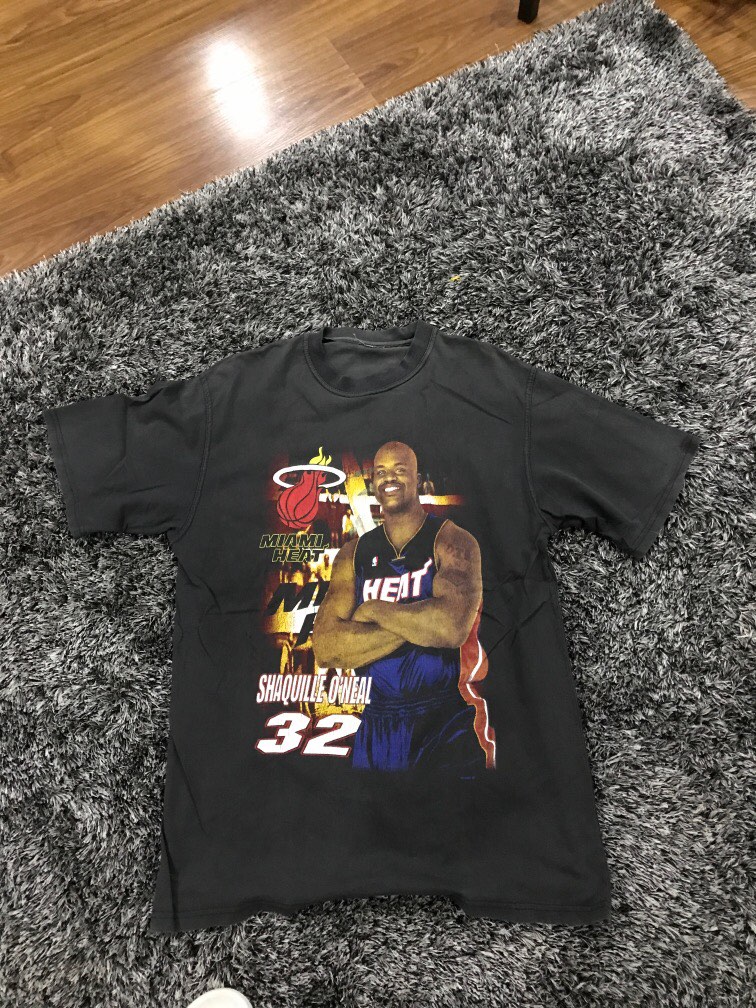 Vintage shaq shirt, Men&rsquo;s Fashion, Tops & Sets, Tshirts & Polo Shirts