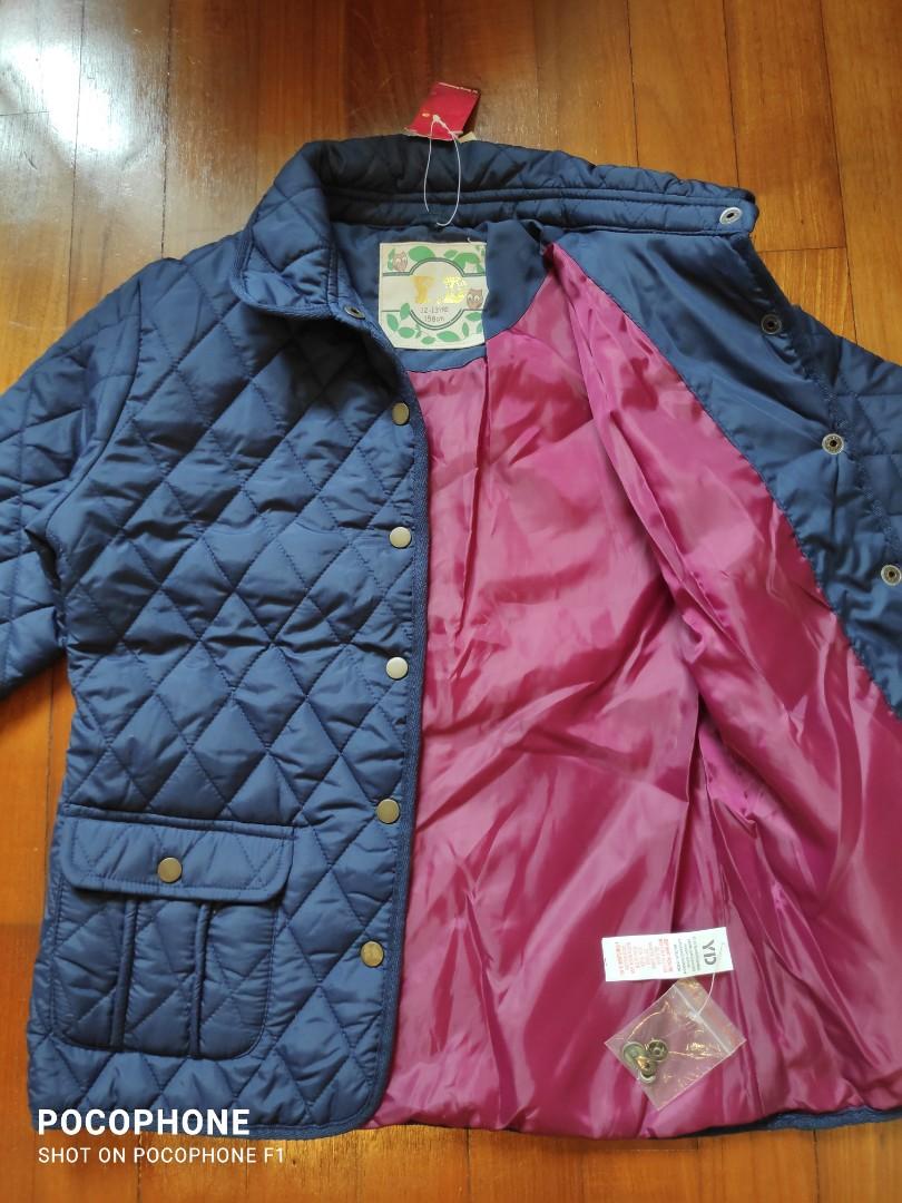 Winter Jacket (Category: Coats, Jackets and Outerwear) located in Singapore. Submitted by bamboo4rest (Listing ID 1192840424, Image 3). Description: Brand new with tag. A navy blue fully lined quilted jacket. Snap button front closure and 2 front flap pocket with snap button. Size 12 to 13 years old. Can fit a petite size adult. Measurements Chest 48cm Shoulder 40cm Sleeve 50cm Length 60cm Contact me if you are interested.