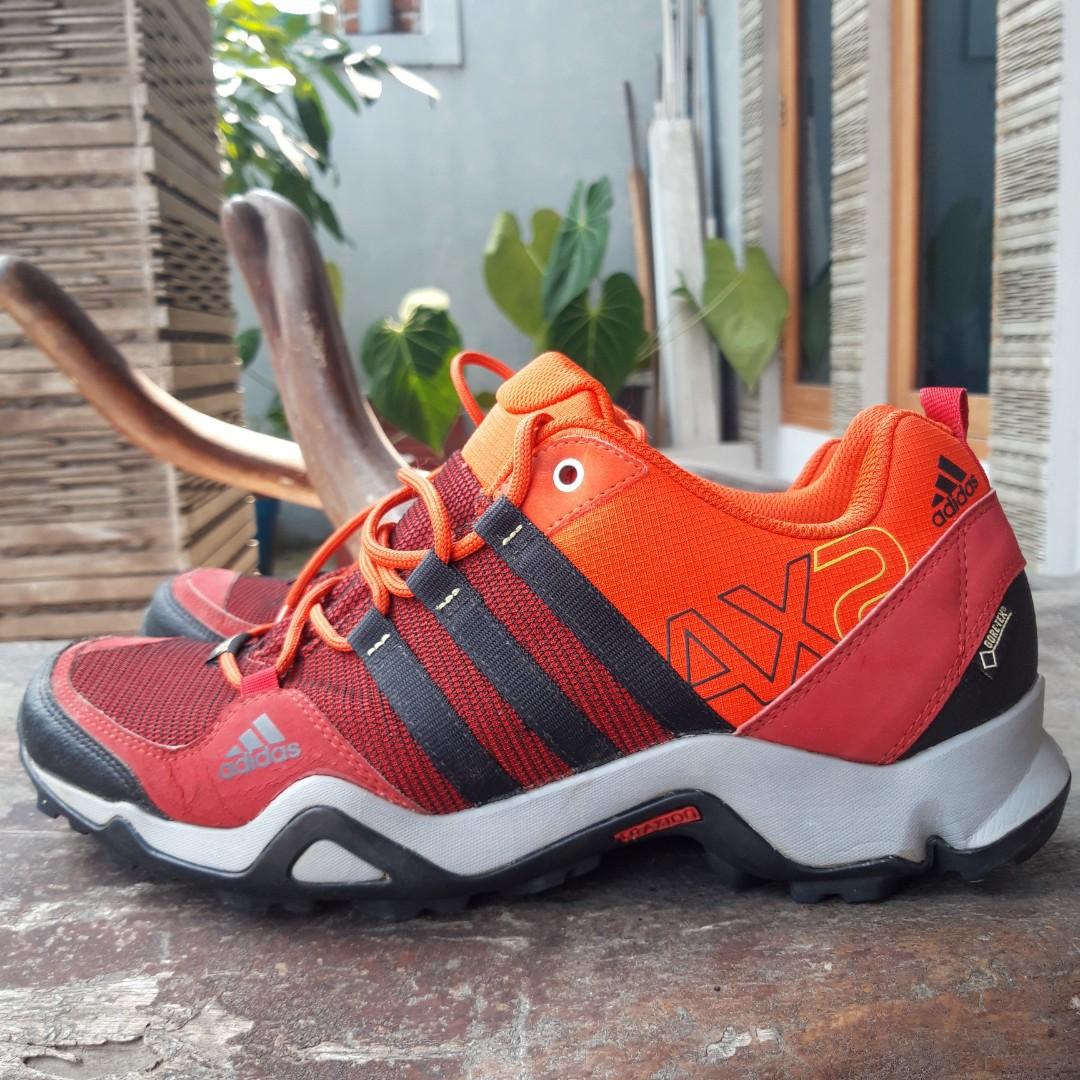Foto sepatu 2025 adidas x2