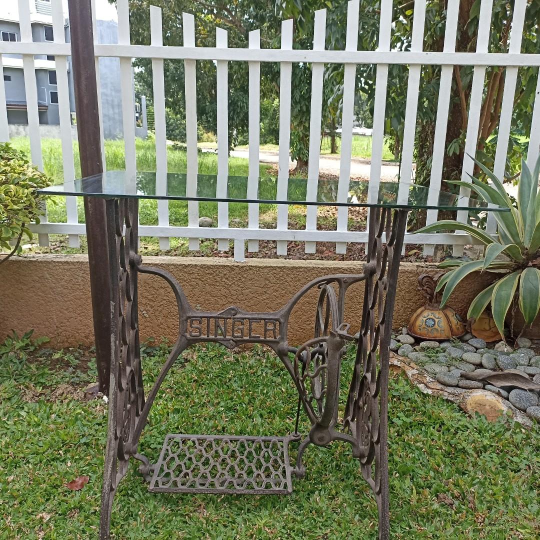 Antique Sewing Machine Table (Category: Tables & Sets) located in Davao. Submitted by papa1919 (Listing ID 1193115357, Image 3). Description: Antique Singer sewing machine stand with glass tabletop..