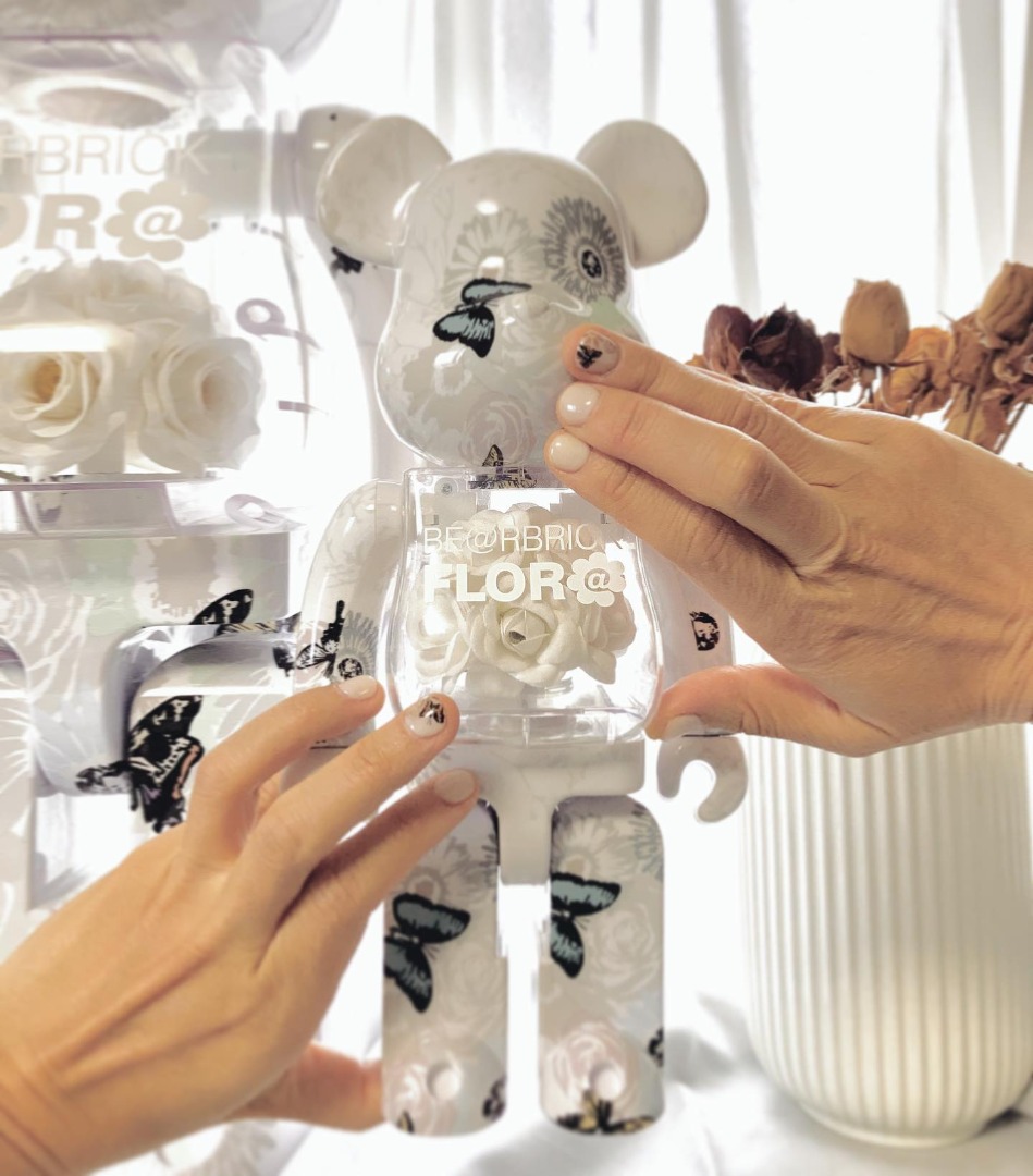 BE@RBRICK FLOR@ #2 White 400％ ベアブリック 新品 - キャラクターグッズ