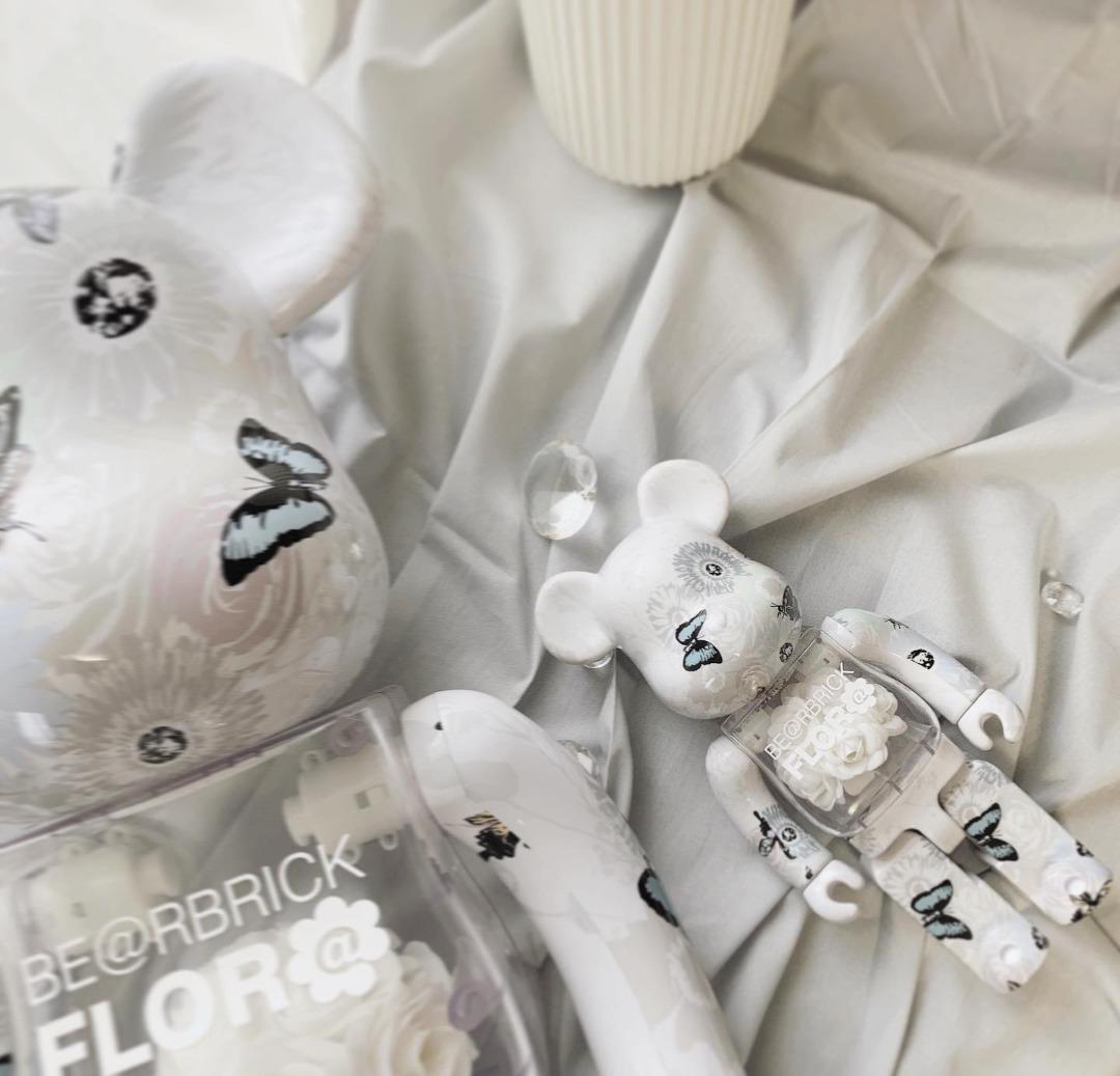 BEARBRICK FLOR@ #2 White 400% 1000% Flora, Hobbies & Toys, Toys