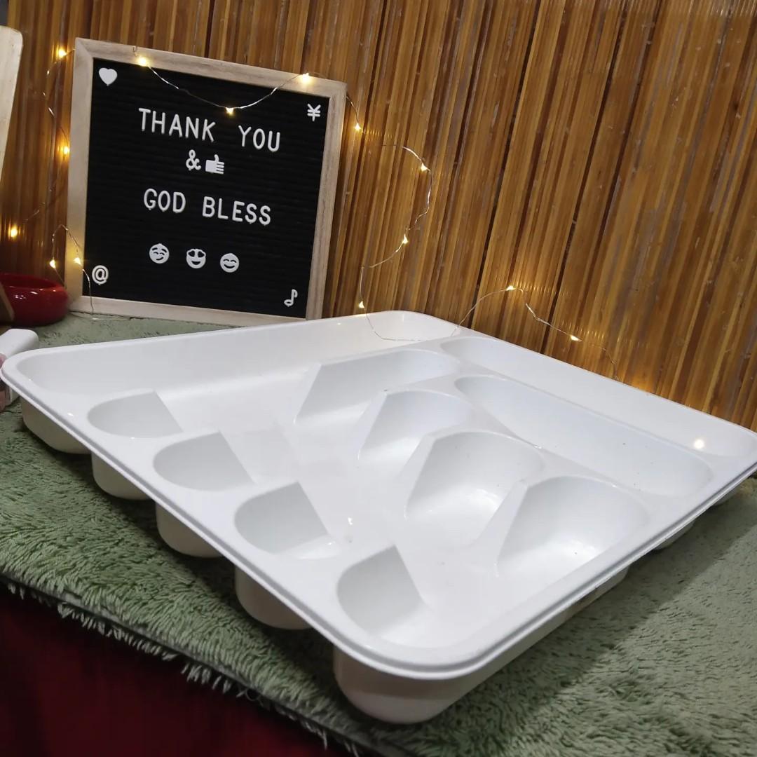 Big White Utensils Organizer (Category: Other Kitchenware & Tableware) located in Malolos. Submitted by jestrelita (Listing ID 1193162158, Image 3). Description: Big White Utensils Organizer P190 - 7 parts kitchen tools and utensils organizer - thick white japan plastic - good condition 👍💯👍💯👍💯👍.
