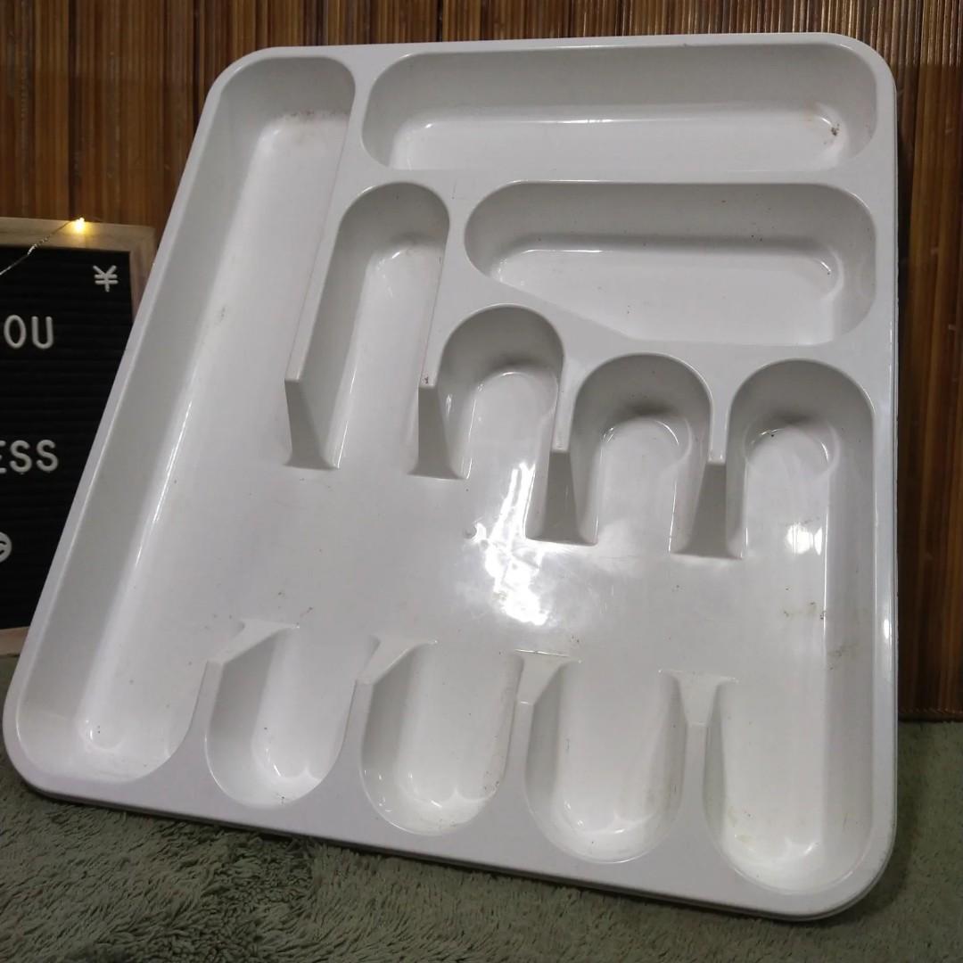 Big White Utensils Organizer (Category: Other Kitchenware & Tableware) located in Malolos. Submitted by jestrelita (Listing ID 1193162158, Image 1). Description: Big White Utensils Organizer P190 - 7 parts kitchen tools and utensils organizer - thick white japan plastic - good condition 👍💯👍💯👍💯👍.