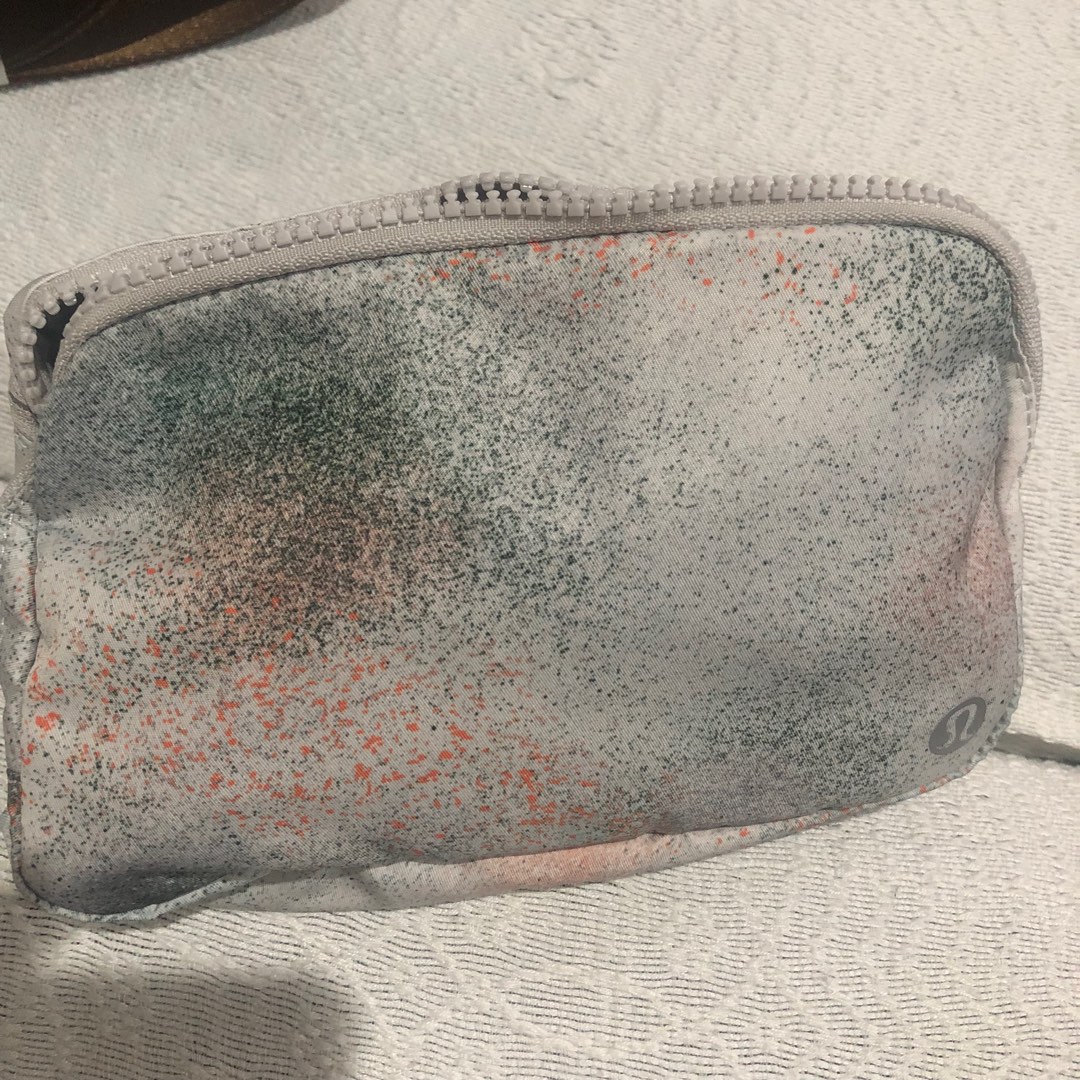 BRAND NEW AUTHENTIC LULULEMON EVERYWHERE BELT BAG DISCONTINUED STYLE