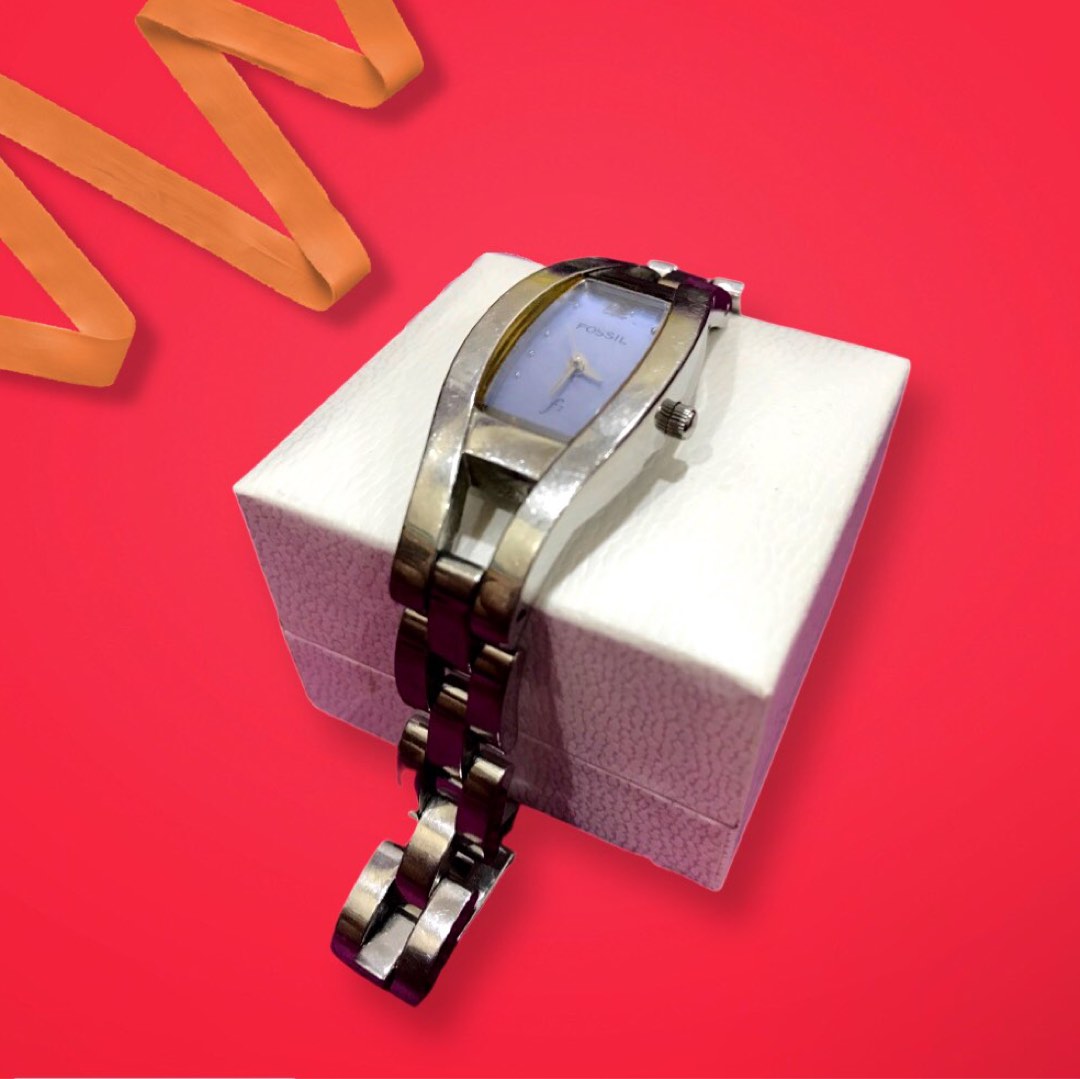 Fossil F2 Watch, Women's Fashion, Watches & Accessories, Watches on ...