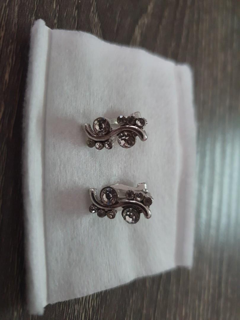 Clipon earrings, Women's Fashion, Jewelry & Organisers, Earrings on