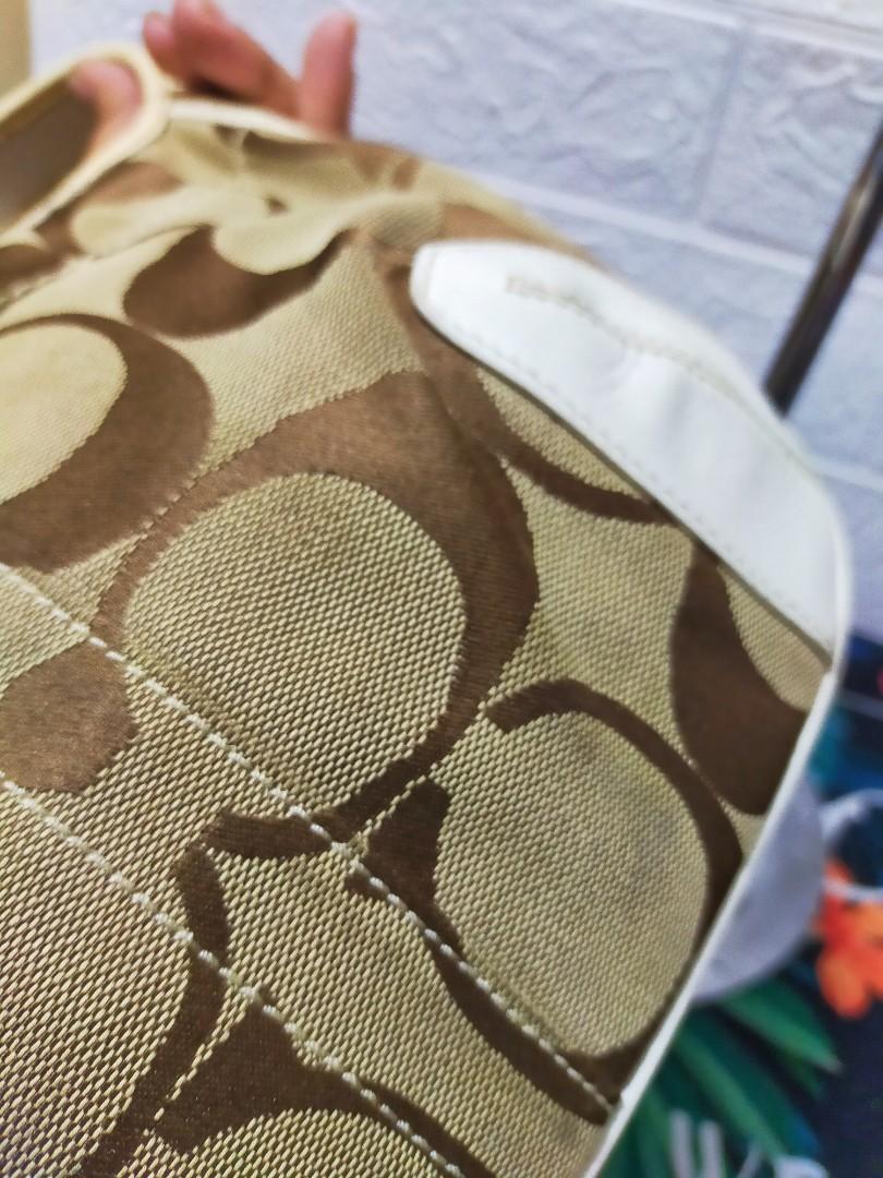 COACH PURSE ERGO SOHO (Category: Luxury Bags & Wallets) located in La Trinidad. Submitted by xef06 (Listing ID 1193190049, Image 3). Description: kili kili bag super nice 11 inches W 7 inches H via tape measure.