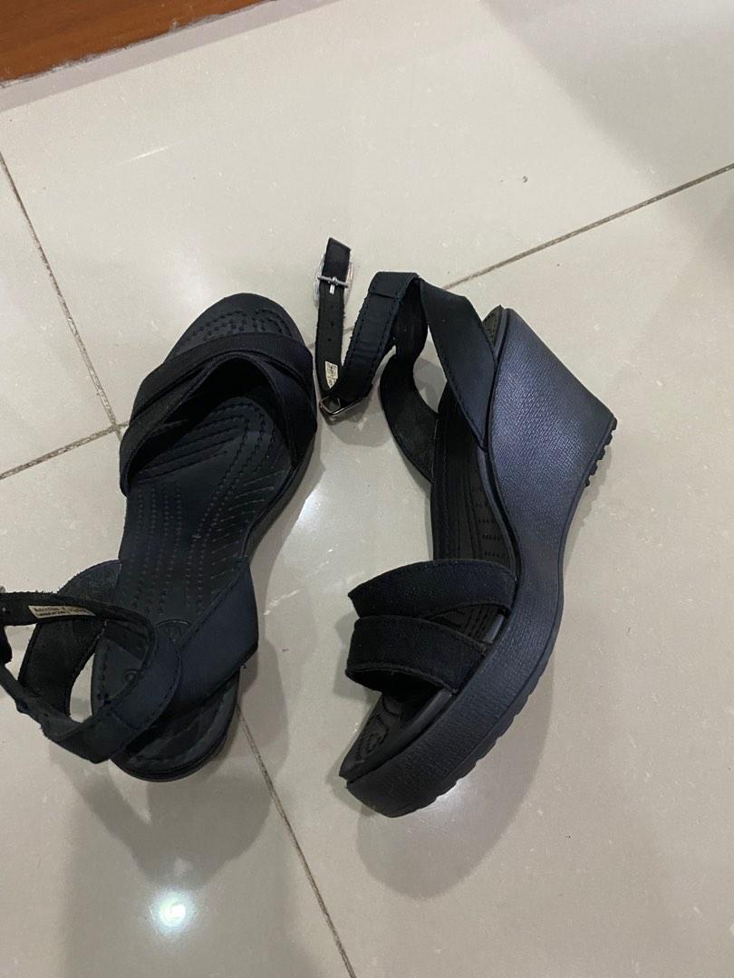 crocs female shoes