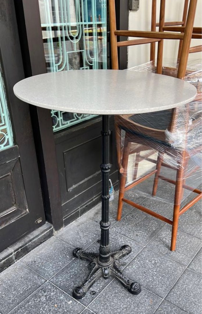 F&B Restaurant / Cafe / Bistro Round High Bar Table ( Solid Quartz Top ...