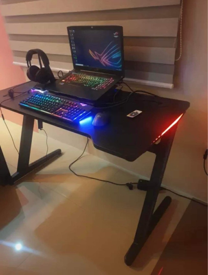 Gaming Table with LED lights, Computers & Tech, Parts & Accessories