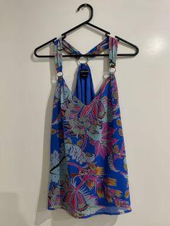 Guess ( by MARCIANO) Top . Size S .
