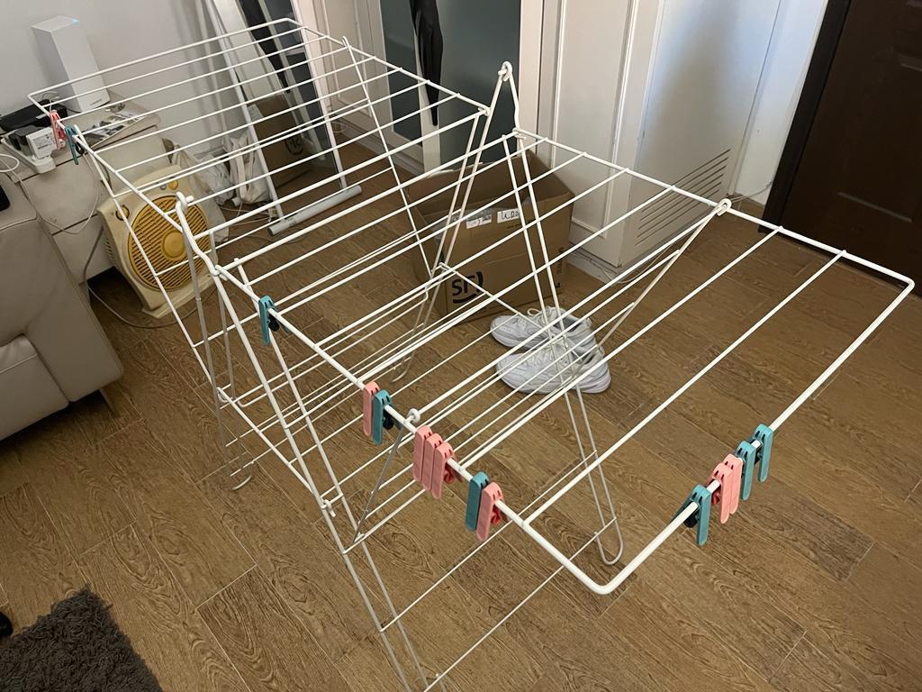 IKEA clothes drying rack with clips, 傢俬＆家居, 其他, 晾衣架 Carousell