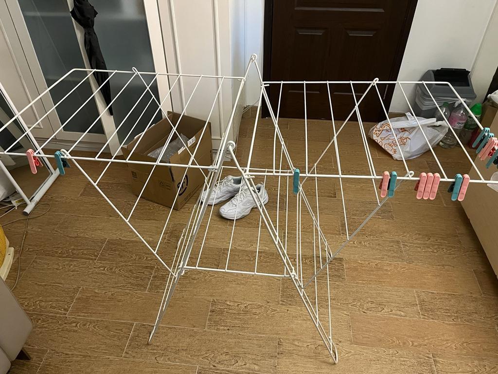 IKEA clothes drying rack with clips, 傢俬＆家居, 其他, 晾衣架 Carousell