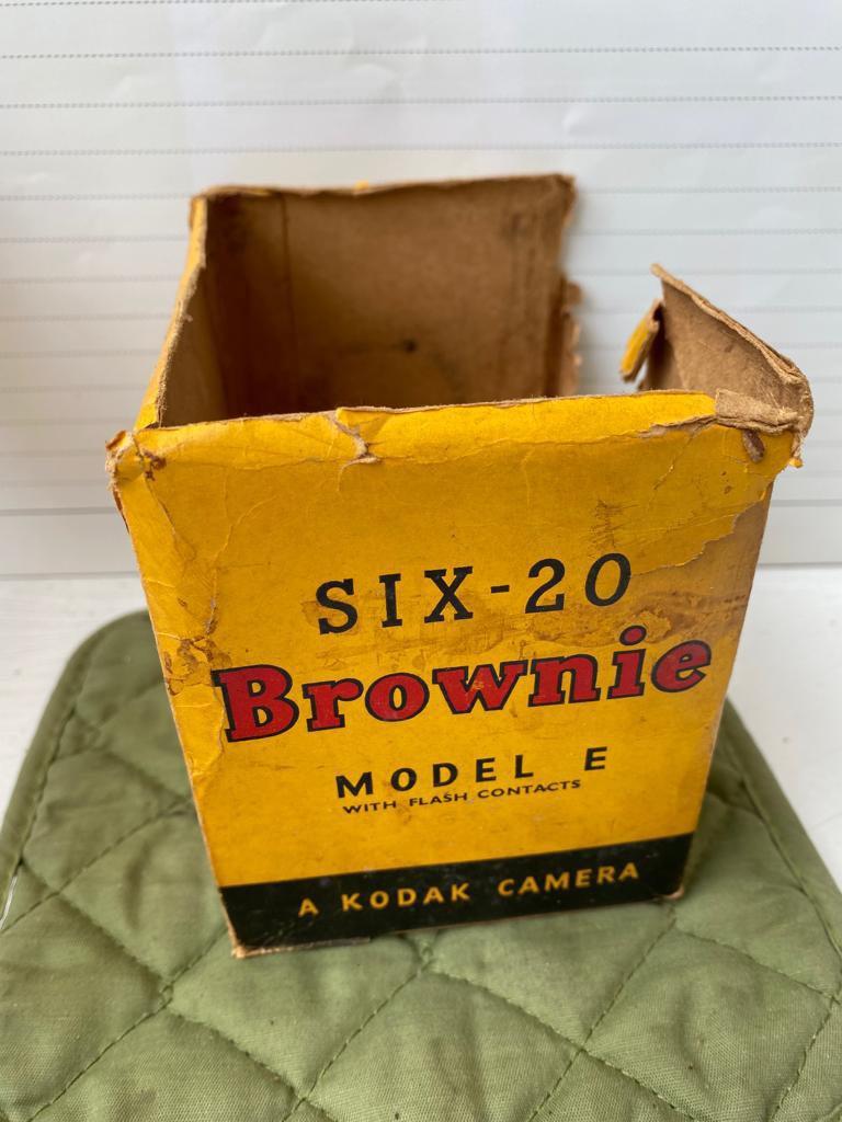 KODAK Six20 Brownie Model E Camera, Hobbies & Toys, Memorabilia