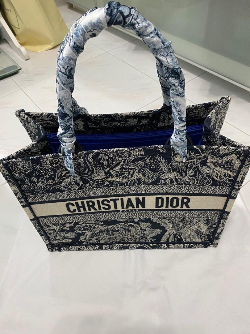 Small Dior Book Tote White and Navy Blue Toile de Jouy Embroidery (26.5 x  21 x 14 cm)