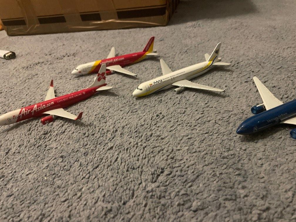 model airplane 10 each, Hobbies & Toys, Toys & Games on Carousell