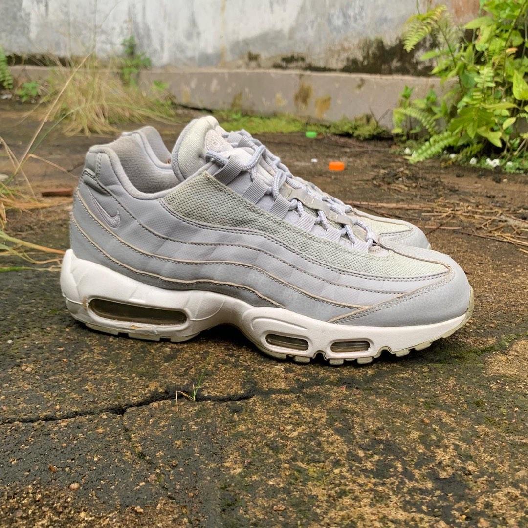 Nike Air Max 95 Essential Wolf Grey Fesyen Pria Sepatu