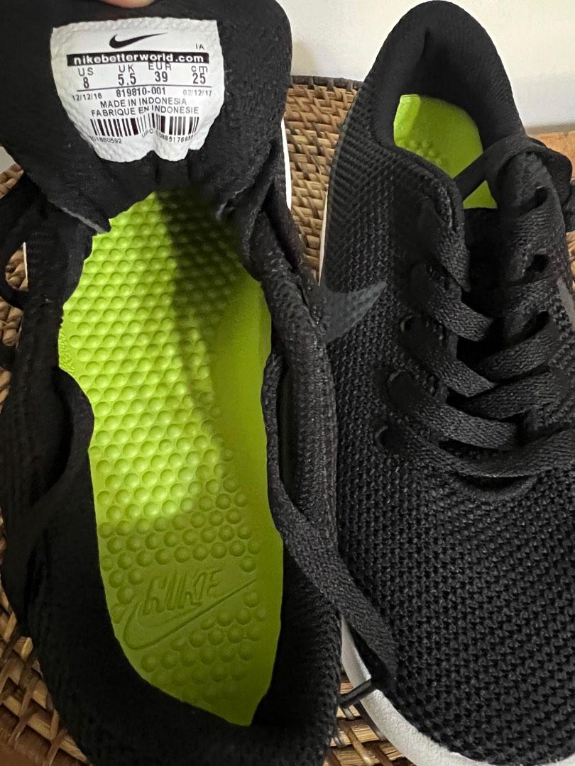 womens black on black nike