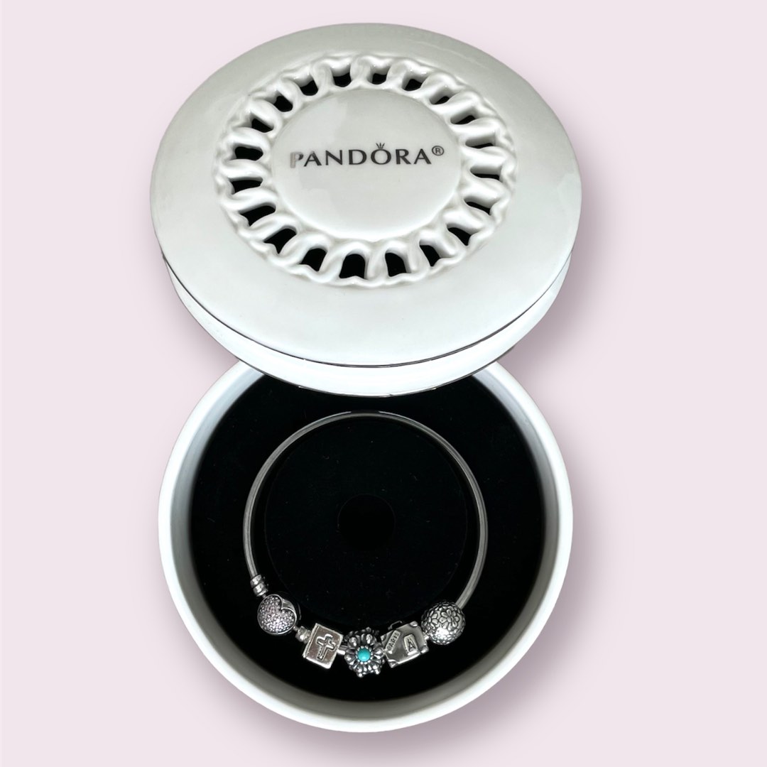 Pandora Circle of Love Bangle, Women's Fashion, Jewelry & Organisers