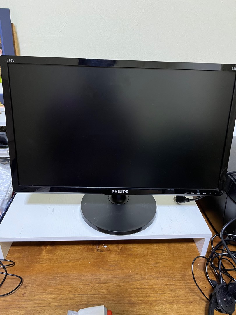 Phillips 21.5 inch monitor (with HDMI cable), Computers & Tech, Office