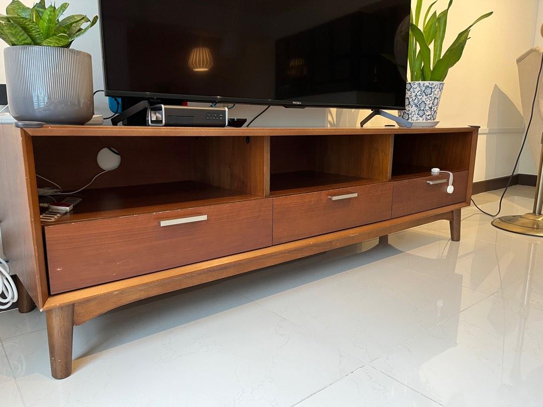Picket & Rail TV console, Furniture & Home Living, Furniture, TV