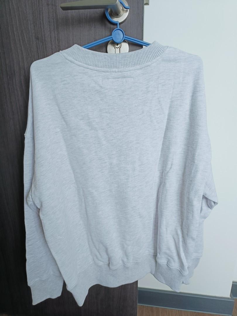Pullover (Category: Longsleeves) located in Singapore. Submitted by leehuihoon78 (Listing ID 1136674519, Image 6). Description: 1. Light blue ($5) Ptp (1 round): 104cm Length: 60cm 65% cotton 35% polyester 2. Black ($10) - only worn once Ptp (1 round): 120cm Length: 65.5cm 3. Korean Street wear brand: Kirsh (brand new) - $25 Measurements: Ptp: 62cm Shoulder length: 67cm Pullover length: 66cm Sleeve length: 53cm Selling it as the size is way too b