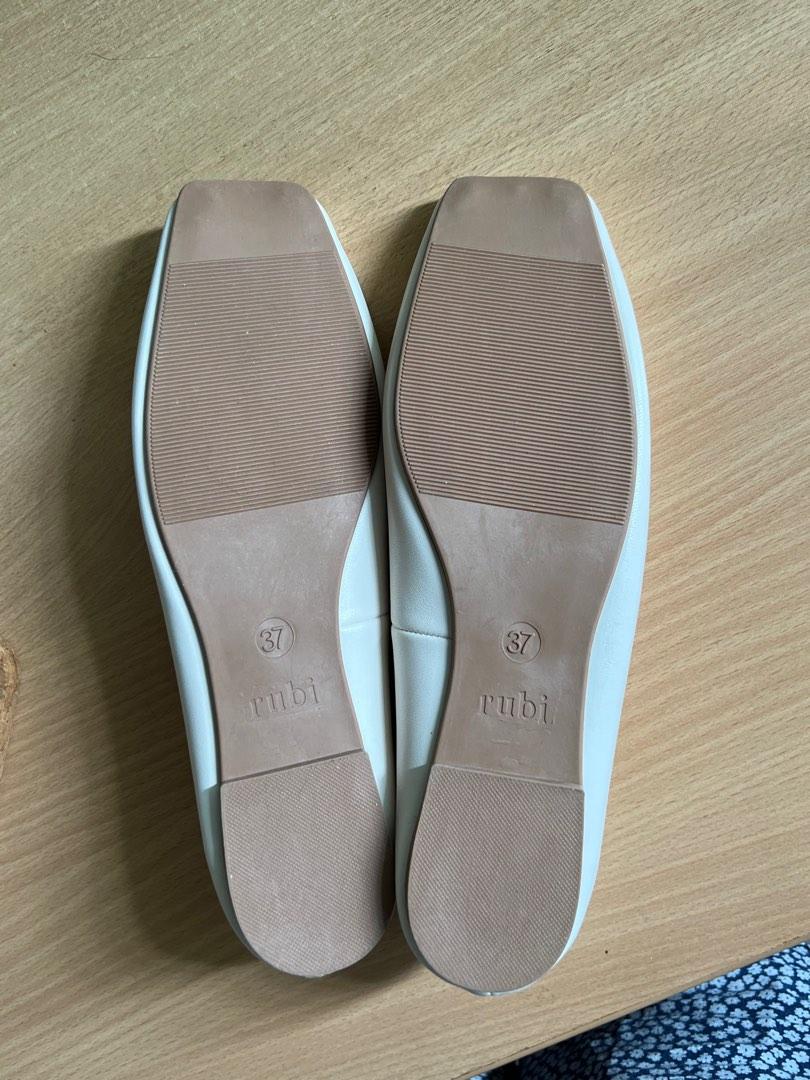 RUBI square toe ballet, Women's Fashion, Footwear, Flats on Carousell