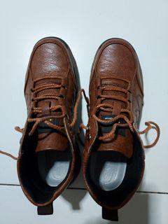 Safety shoes anti-slip with steel toe