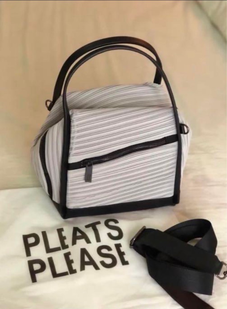 Pleats Please Issey Miyake small black bag, Fesyen Wanita, Tas & Dompet di  Carousell