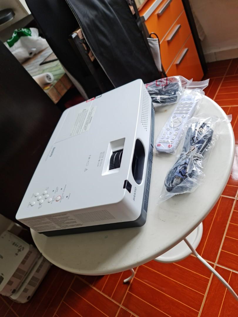 Sanyo PLC-XW300, XGA Lumens 3000, Conference Room & multimedia ...