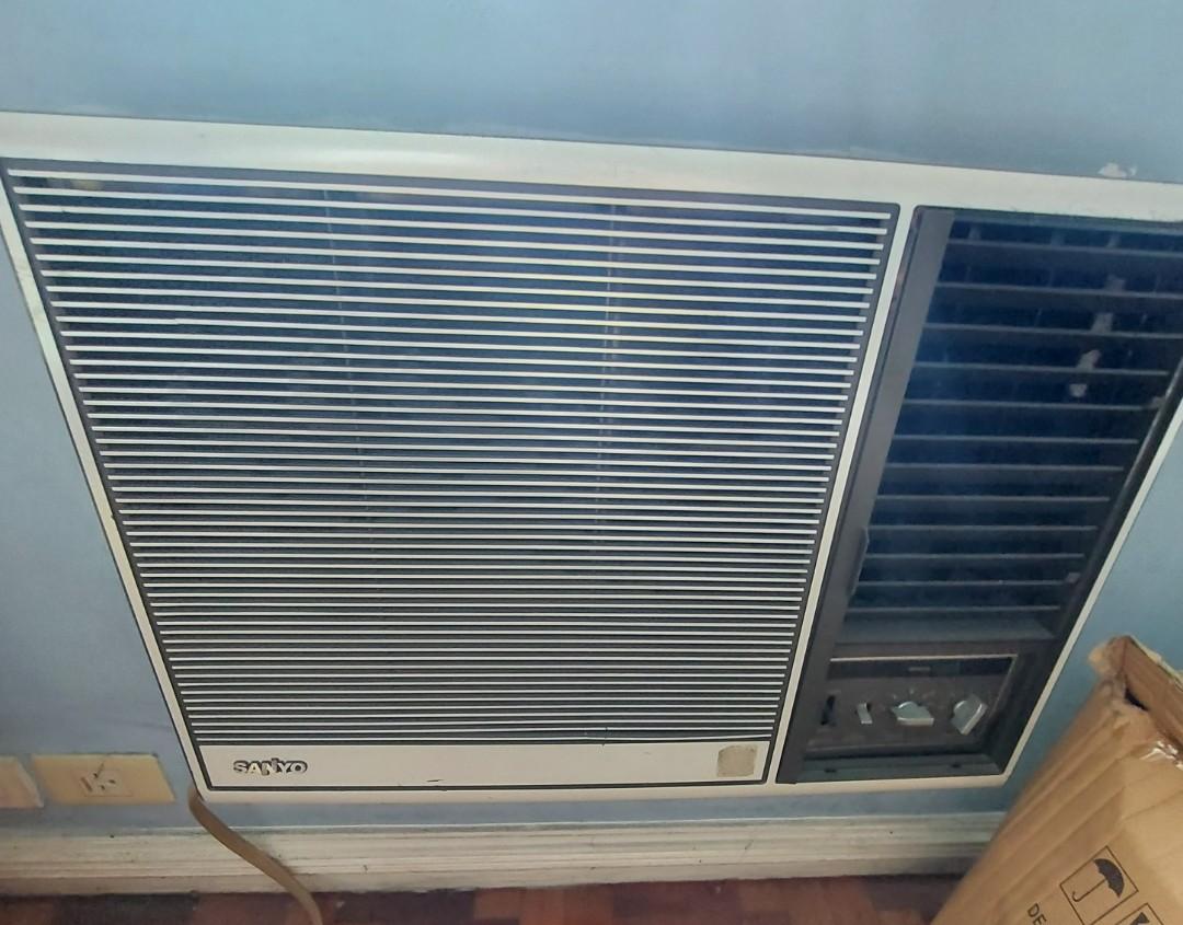 Sanyo window type aircon, TV & Home Appliances, Air Conditioning and