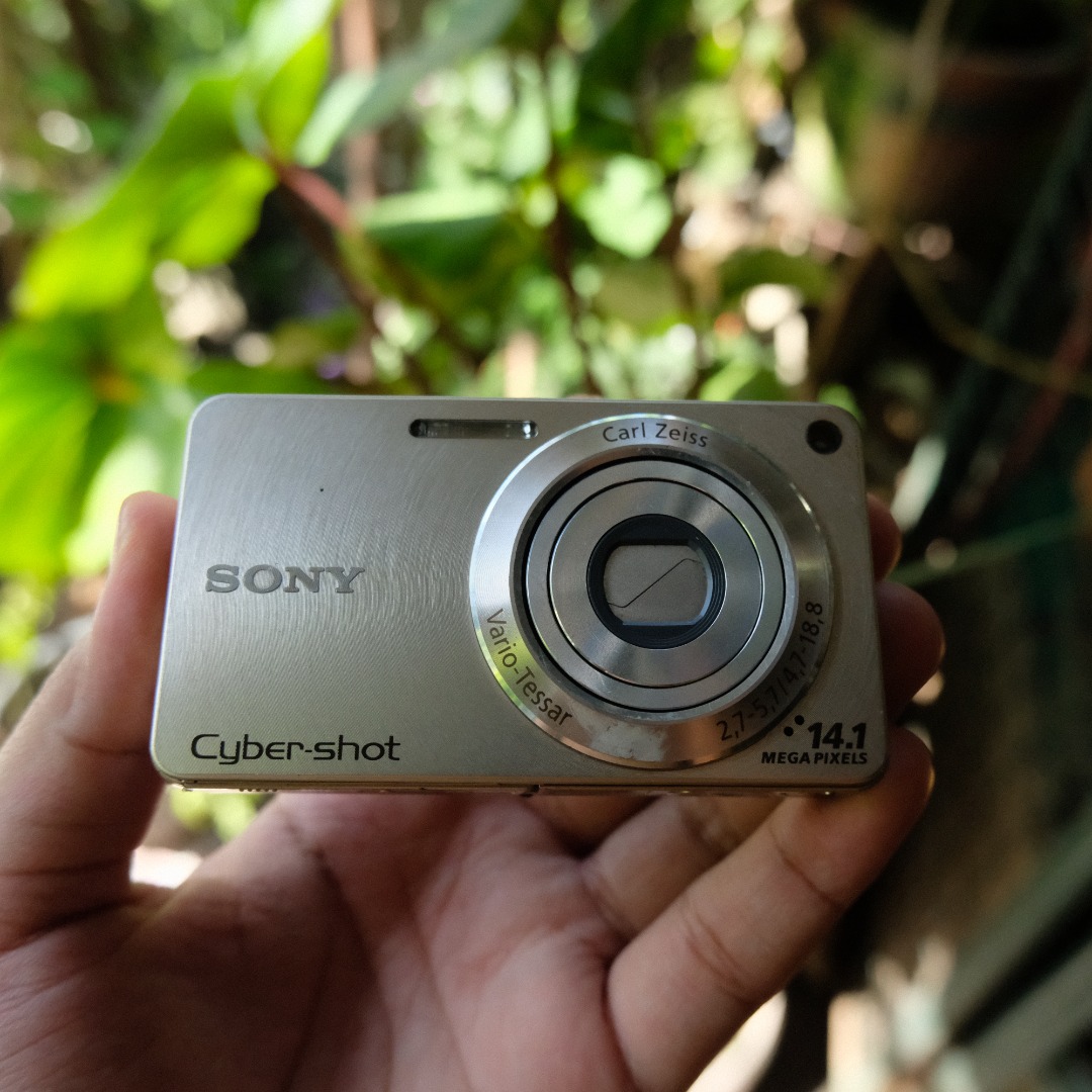 SONY CYBERSHOT, Photography, Cameras on Carousell