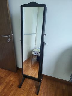 (Category: ) located in . Submitted by roanne0225 (Listing ID 1193095381, Image 1). Description: .