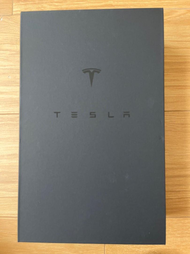 Tesla tequila bottle (empty), 嘢食 & 嘢飲, 酒精飲料 Carousell