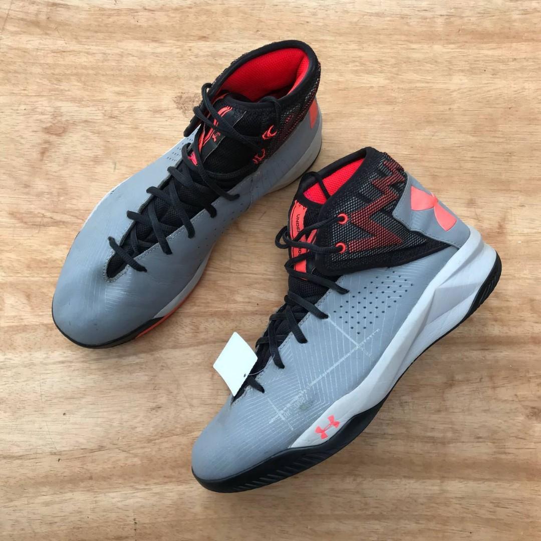 Under armour 2025 rocket basketball shoes
