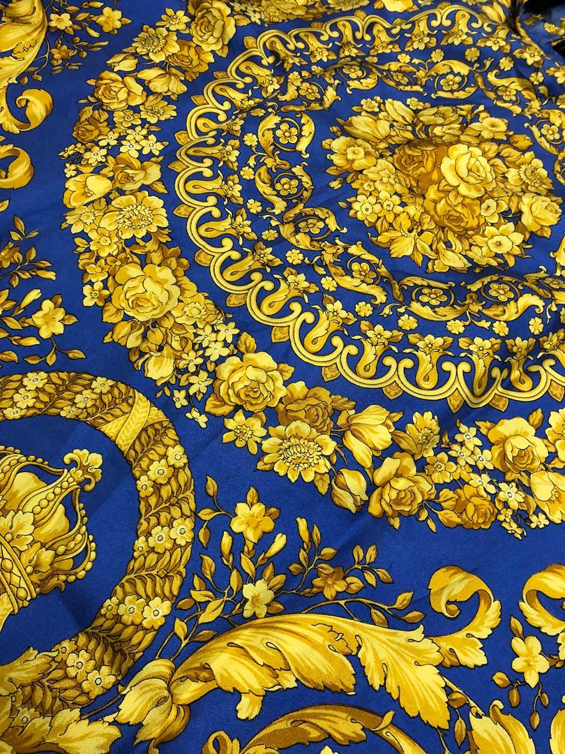 由 haibaoii (刊登 ID 1193113767，圖片 3) 提交，位於 台南市 (Tainan) 的 【交流】【租借】Gianni Versace 凡賽斯 稀有 夢幻 逸品 經典 巴洛克 卷葉 宮廷 奢華 金色 亮眼 印花 襯衫 (類別：精品服飾)，說明：商品僅限租借交流，同時期同價值珍藏交易。
