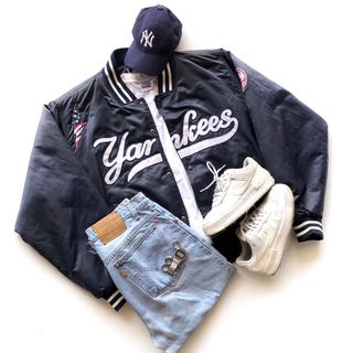 (Category: ) located in . Submitted by nikesource (Listing ID 1193191047, Image 1). Description: .