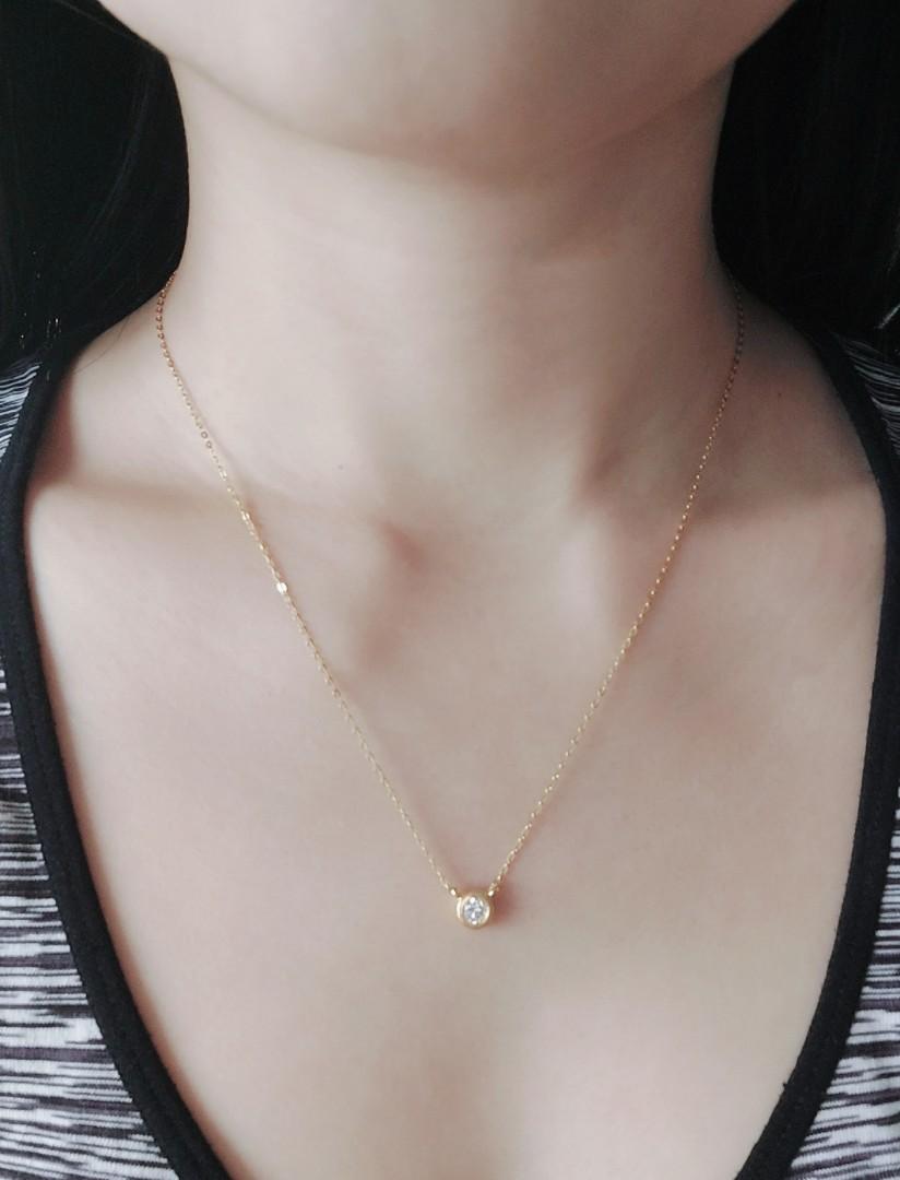 Piece that connects store pendant to chain