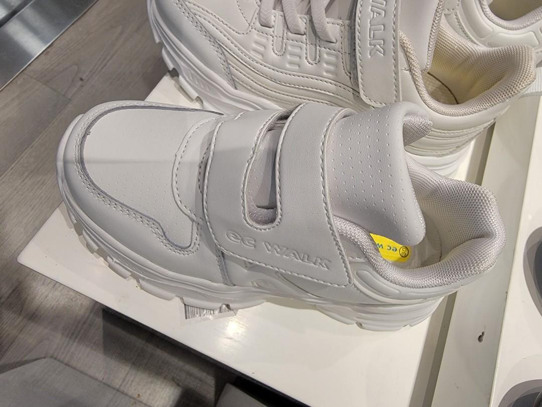 兒童返學白波鞋 EC Walk c.athletic Shoe 30號Size （分類：鞋及波鞋）位於 Hong Kong。 由 chrislolchan 提交（商品編號 1193334139，圖片 3）。簡介： 兒童返學白波鞋 EC Walk C.Athletic Shoe 30號Size 買錯Size。