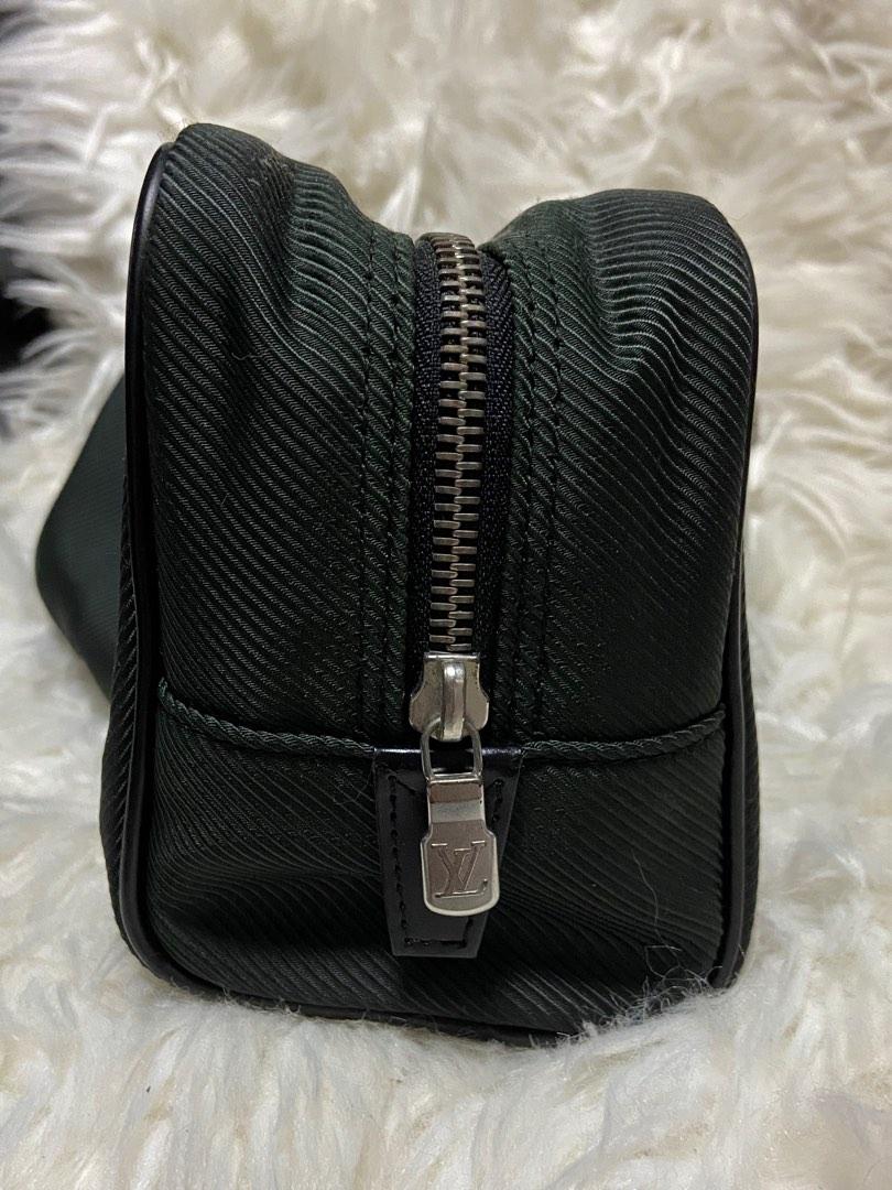 Authentic Louis Vuitton Mens Bag (Category: Luxury Bags & Wallets) located in Bocaue. Submitted by cocopiper28 (Listing ID 1193359222, Image 3). Description: .